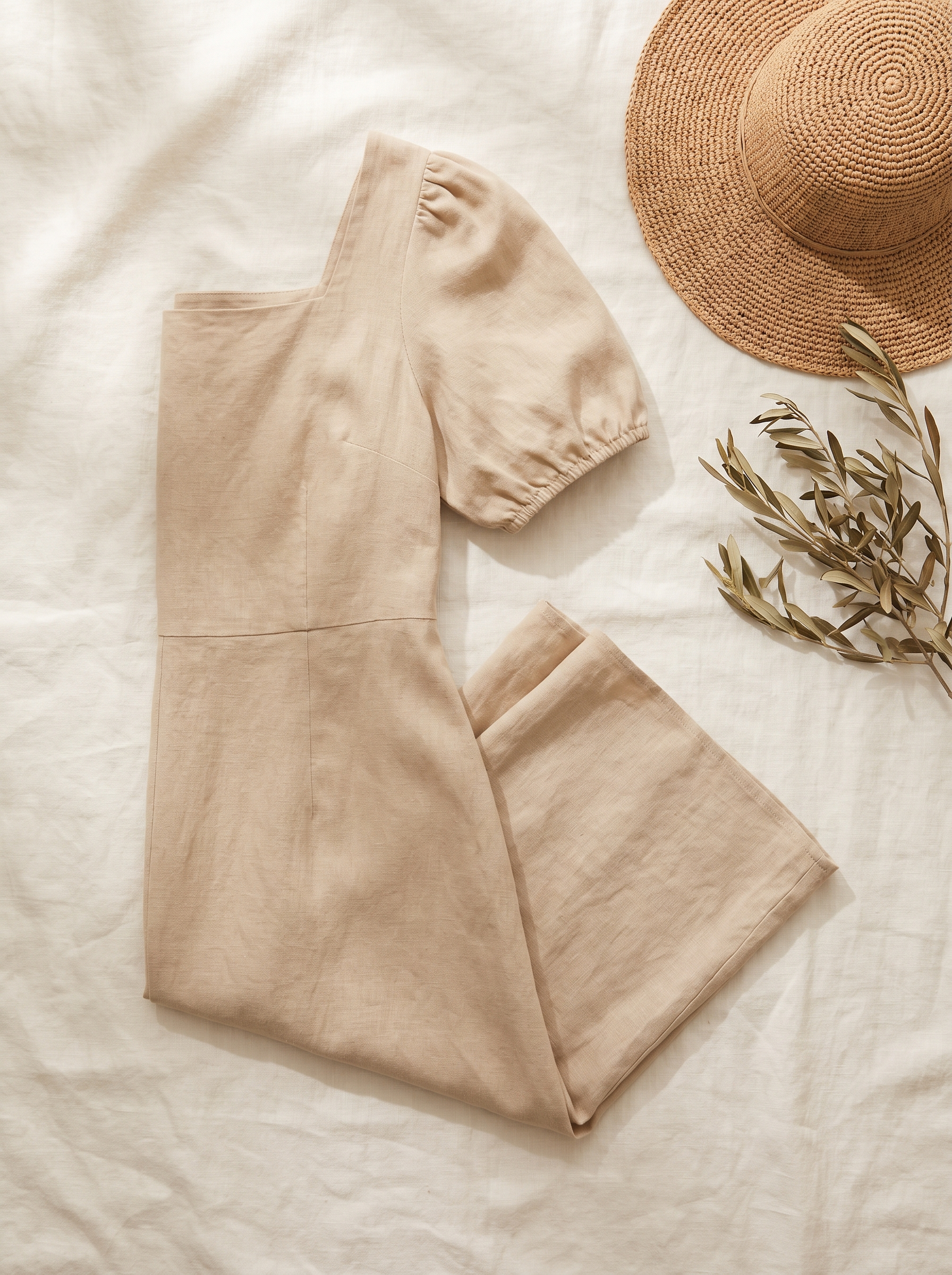 The Amalfi midi dress styled with a sun hat